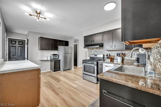 28523 Holly Drive, Olmsted Twp, OH 44070