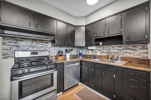 28523 Holly Drive, Olmsted Twp, OH 44070