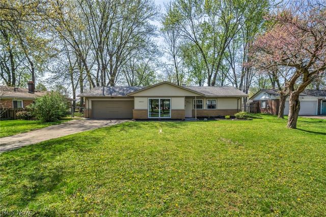 28523 Holly Drive, Olmsted Twp, OH 44070