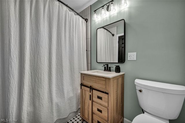 28523 Holly Drive, Olmsted Twp, OH 44070