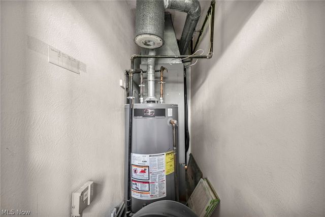 28523 Holly Drive, Olmsted Twp, OH 44070