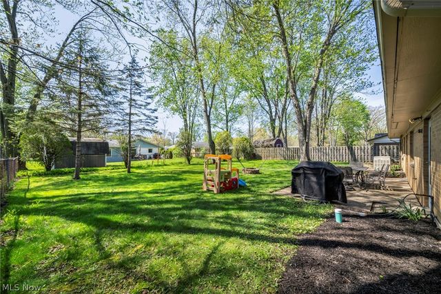 28523 Holly Drive, Olmsted Twp, OH 44070