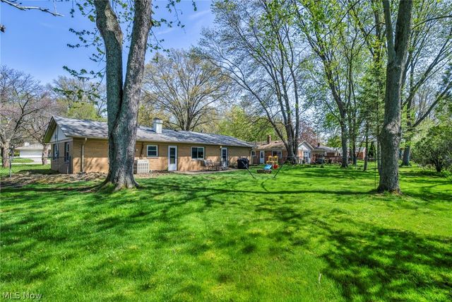 28523 Holly Drive, Olmsted Twp, OH 44070