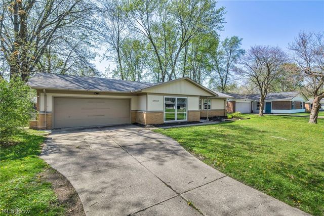 28523 Holly Drive, Olmsted Twp, OH 44070