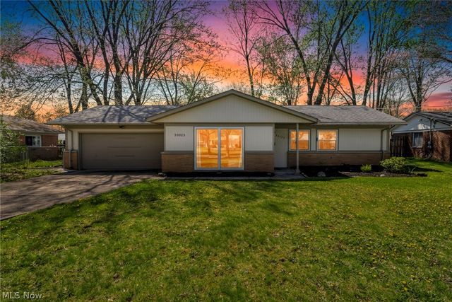 28523 Holly Drive, Olmsted Twp, OH 44070