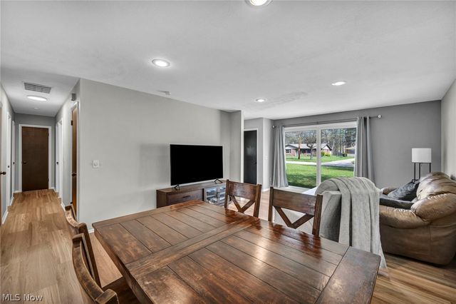 28523 Holly Drive, Olmsted Twp, OH 44070