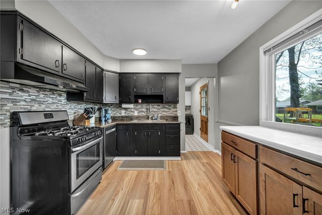 28523 Holly Drive, Olmsted Twp, OH 44070