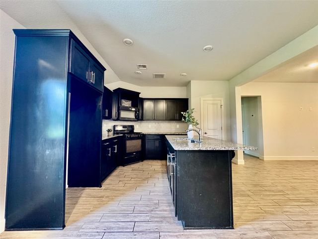 8713 N 63rd East Avenue, Owasso, OK 74055