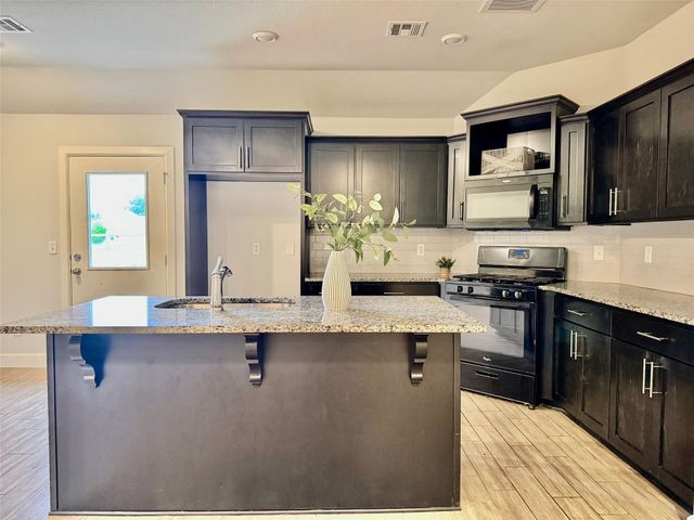 8713 N 63rd East Avenue, Owasso, OK 74055