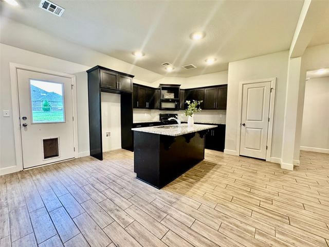 8713 N 63rd East Avenue, Owasso, OK 74055