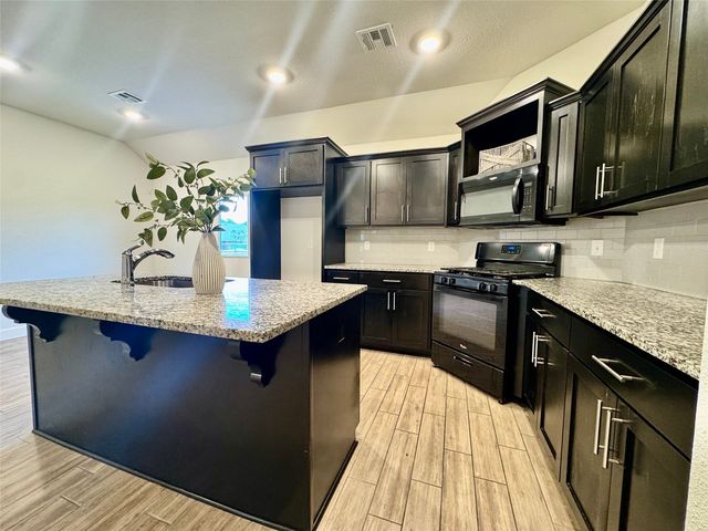8713 N 63rd East Avenue, Owasso, OK 74055