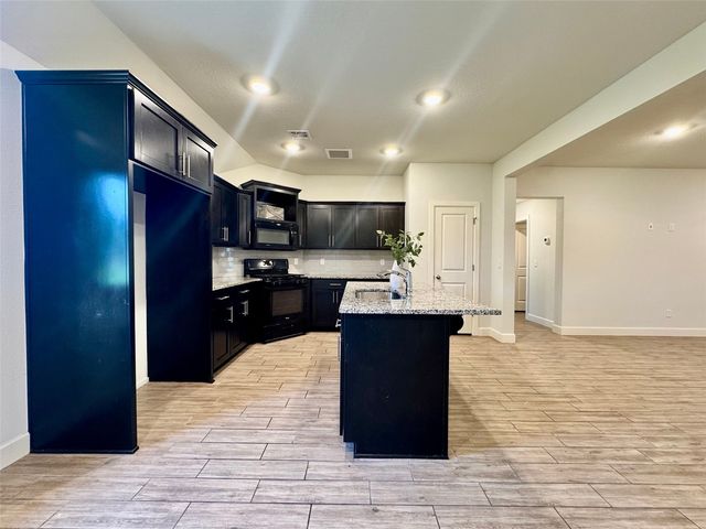 8713 N 63rd East Avenue, Owasso, OK 74055