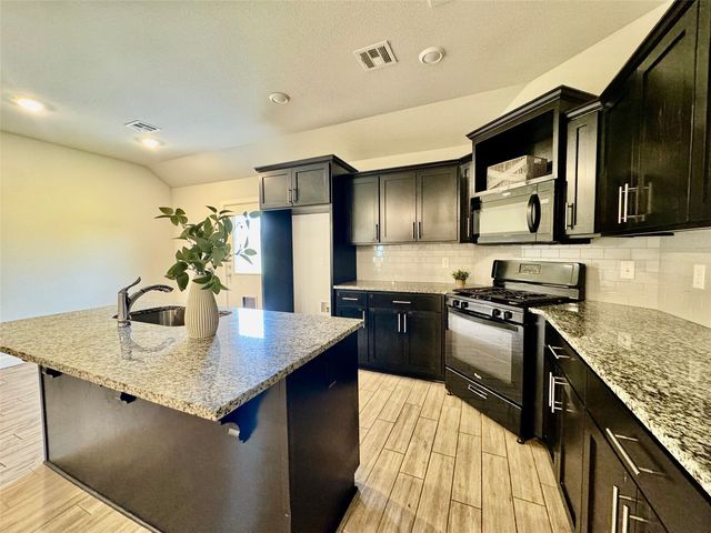 8713 N 63rd East Avenue, Owasso, OK 74055