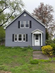 8 Wood Avenue, Concord, NH 03301