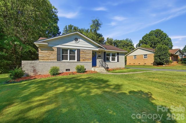 1816 Northcliff Drive, Charlotte, NC 28216