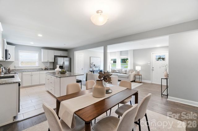 1816 Northcliff Drive, Charlotte, NC 28216