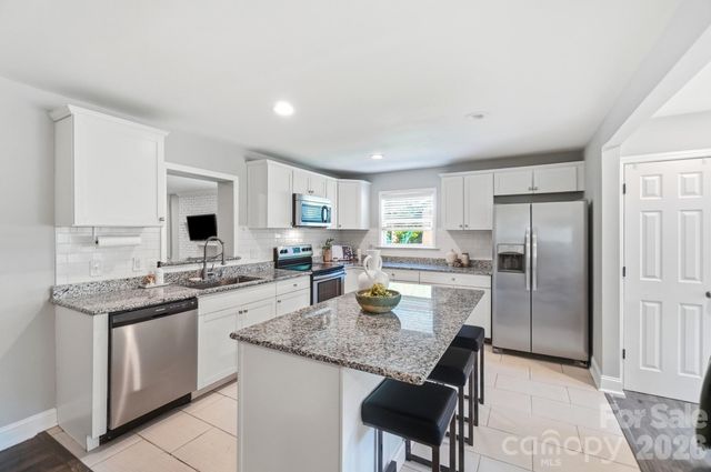 1816 Northcliff Drive, Charlotte, NC 28216
