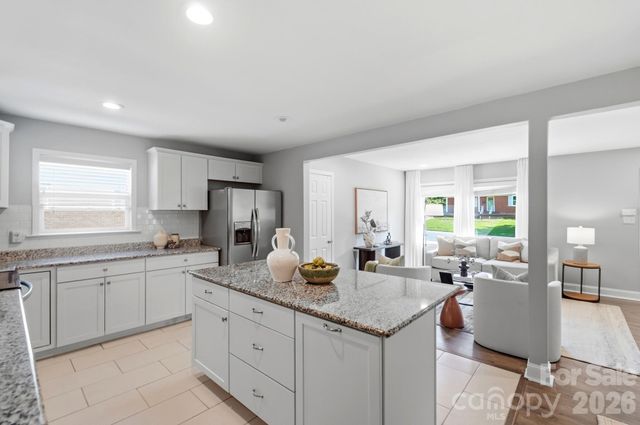 1816 Northcliff Drive, Charlotte, NC 28216