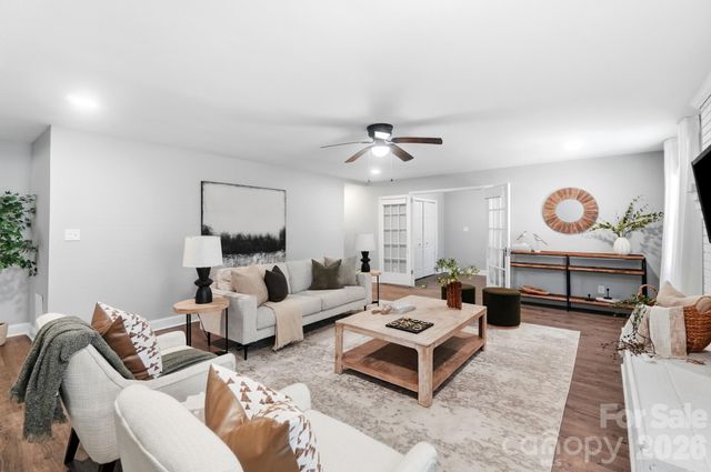 1816 Northcliff Drive, Charlotte, NC 28216