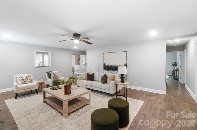 1816 Northcliff Drive, Charlotte, NC 28216