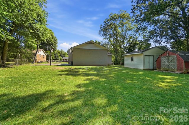 1816 Northcliff Drive, Charlotte, NC 28216