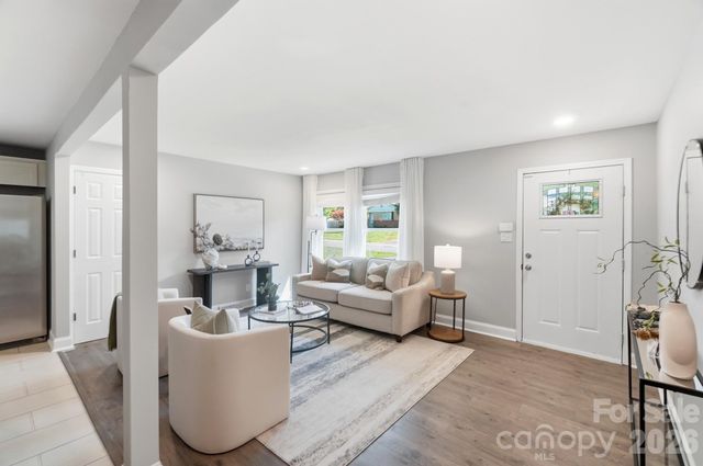 1816 Northcliff Drive, Charlotte, NC 28216
