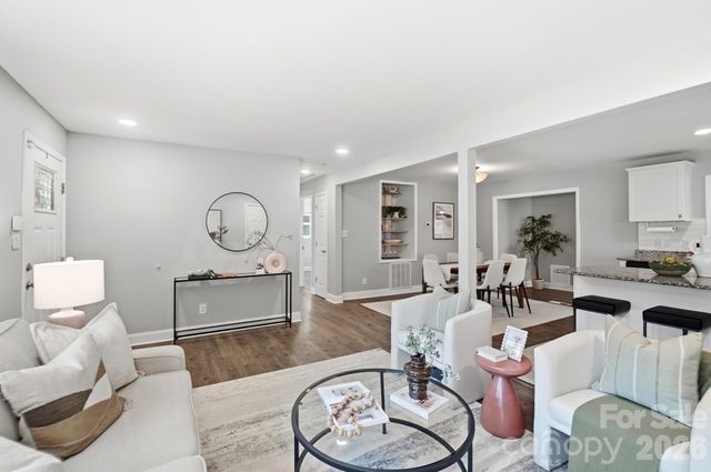 1816 Northcliff Drive, Charlotte, NC 28216