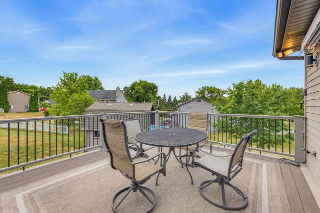 548 Fox River Hills DRIVE, Waterford, WI 53185