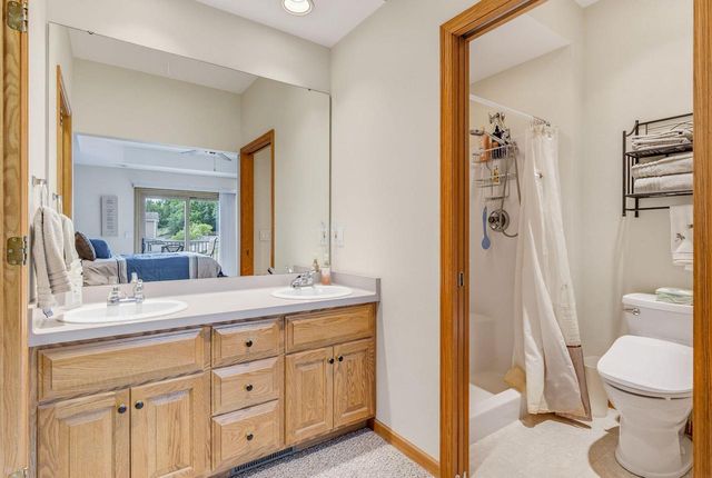 548 Fox River Hills DRIVE, Waterford, WI 53185