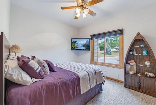 548 Fox River Hills DRIVE, Waterford, WI 53185