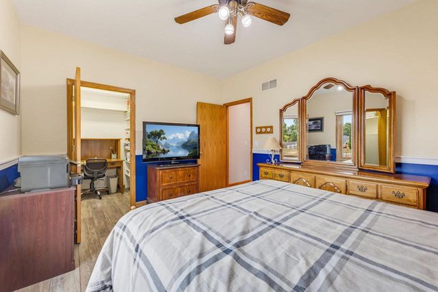 548 Fox River Hills DRIVE, Waterford, WI 53185