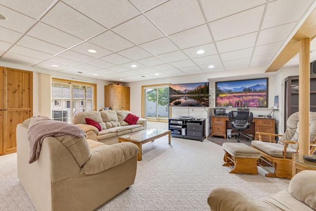 548 Fox River Hills DRIVE, Waterford, WI 53185