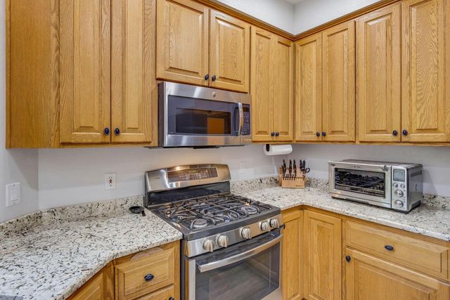 548 Fox River Hills DRIVE, Waterford, WI 53185