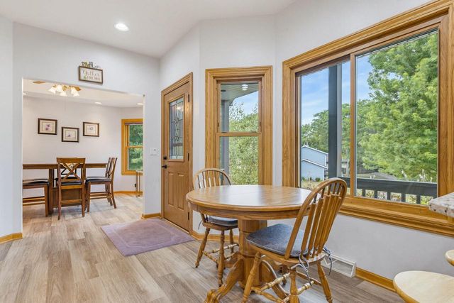 548 Fox River Hills DRIVE, Waterford, WI 53185