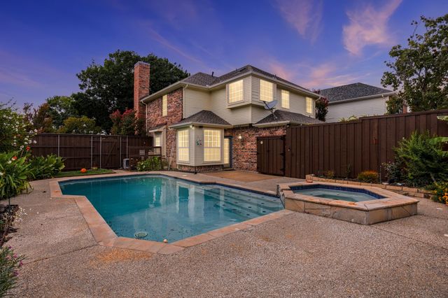 2740 Summertree Drive, Carrollton, TX 75006