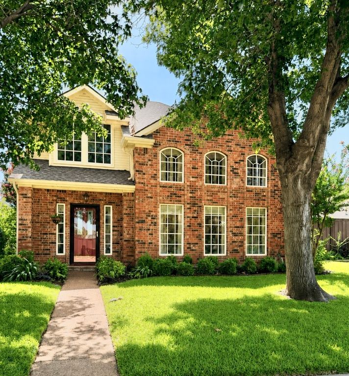 2740 Summertree Drive, Carrollton, TX 75006