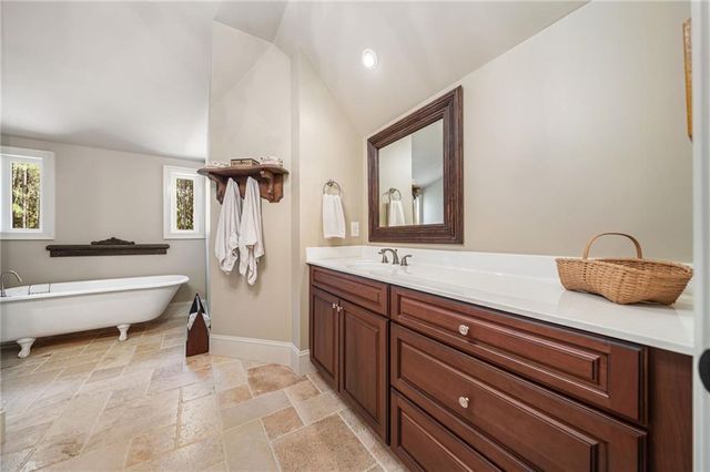 424 Cable Road, Waleska, GA 30183