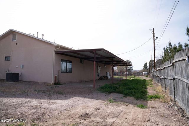 1507 Roadrunner Lane, Las Cruces, NM 88007