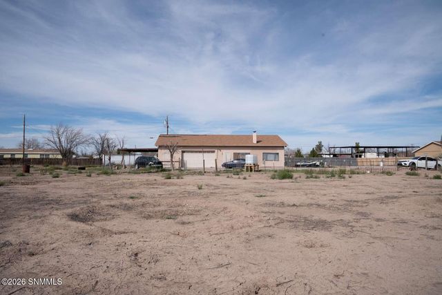 1507 Roadrunner Lane, Las Cruces, NM 88007