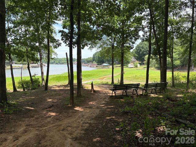 116 E Decatur Avenue, Mooresville, NC 28117