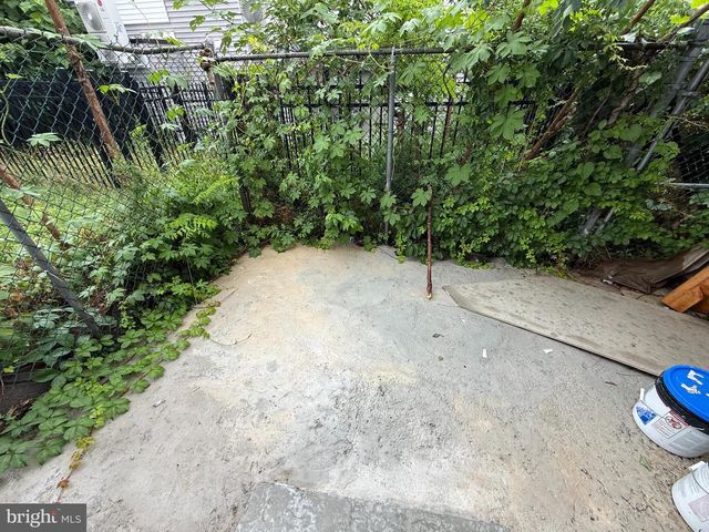 2447 INGERSOLL ST, Philadelphia, PA 19121