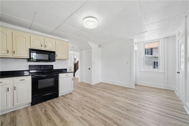 302 N 6th St, Hempfield Twp, PA 15697