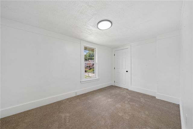 302 N 6th St, Hempfield Twp, PA 15697