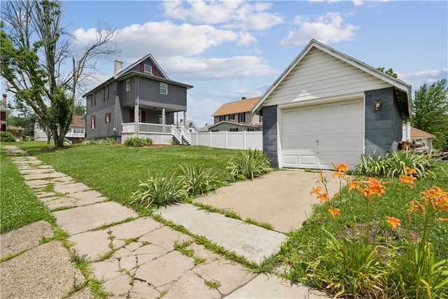 302 N 6th St, Hempfield Twp, PA 15697