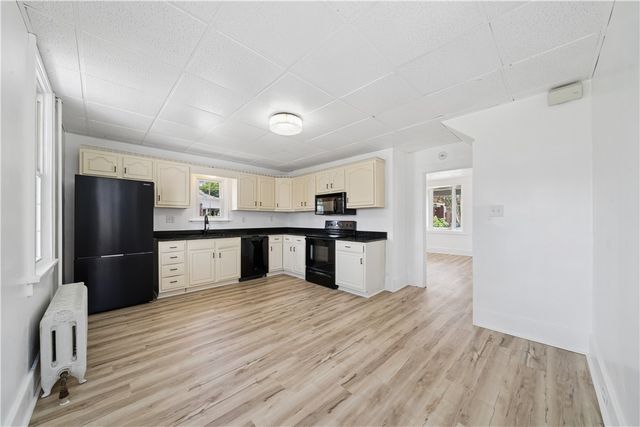 302 N 6th St, Hempfield Twp, PA 15697
