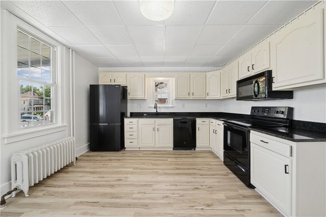 302 N 6th St, Hempfield Twp, PA 15697