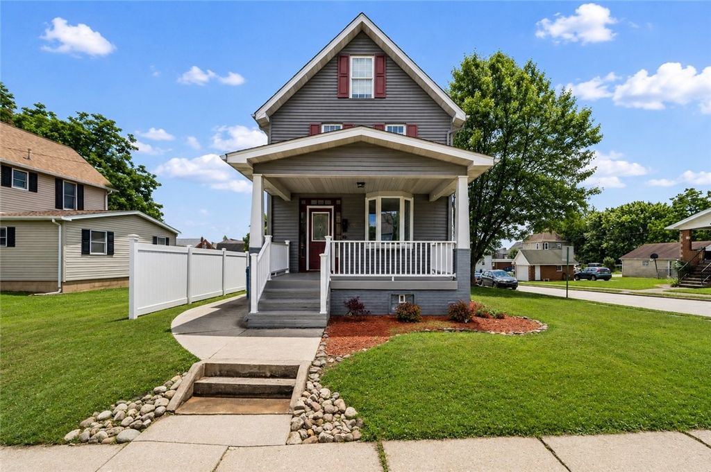 302 N 6th St, Hempfield Twp, PA 15697