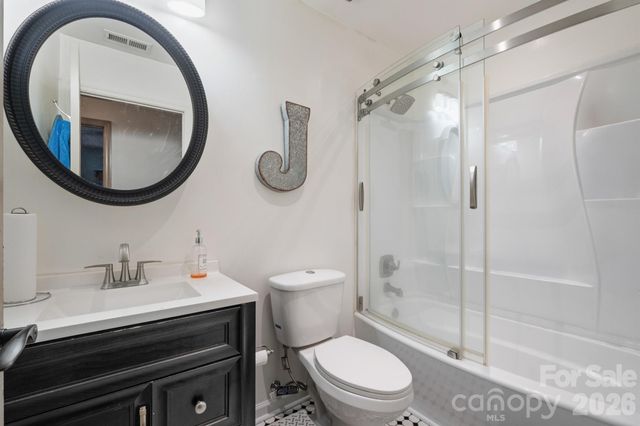6833 Shiloh Ridge Lane, Charlotte, NC 28212