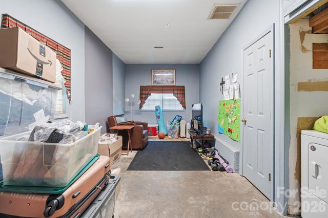 6833 Shiloh Ridge Lane, Charlotte, NC 28212