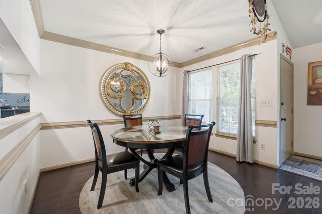 6833 Shiloh Ridge Lane, Charlotte, NC 28212